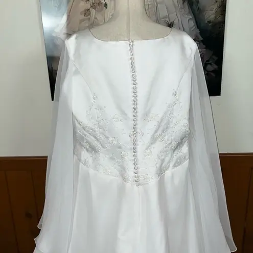 Elegant Vintage 90s Bridal Originals White Chiffon Wedding Gown! Size 22W