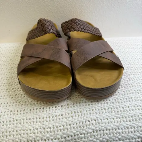 New. Brown Sandals for Women – Soft Cushioned Soles, Casual Warm Weather Wear Size 10