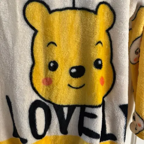 Pooh Anime 2 piece women's Loungewear pajamas Yellow