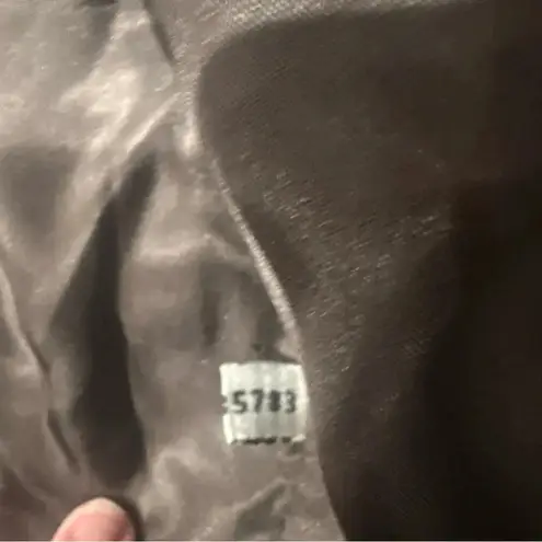 Women’s vintage brown Vakko leather jacket with perforated detailing. Size L