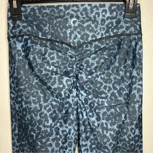 Zyia Scrunchy Light N Luxe leopard print ruched 7/8 athletic leggings size 6-8