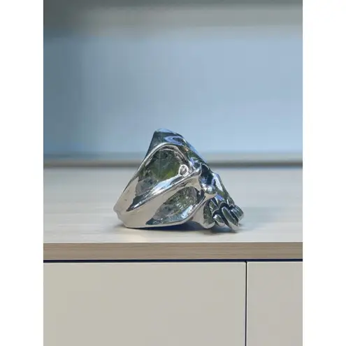 Silver Split Skull With Fangs Size 8