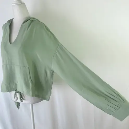 Lumière New V-Neck Hooded Top Drawstring Hem Woven Hoodie Sage