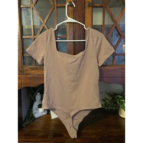 Babaton Square Neck Short Sleeve Bodysuit Taupe XL