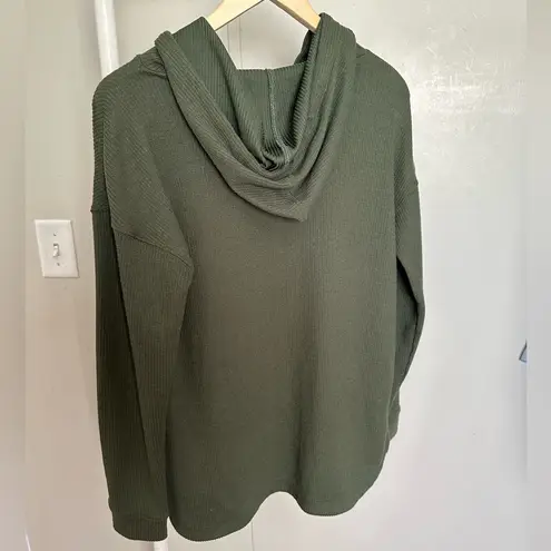 Time and Tru Green Ribbed Lightweight Longsleeve Pullover with hood size medium - Image 4