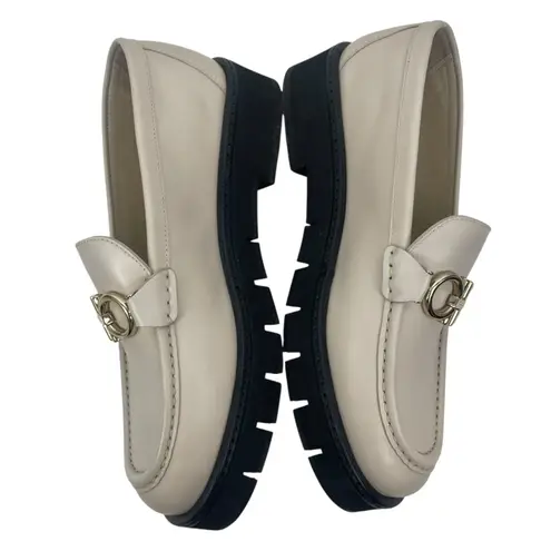 Salvatore Ferragamo Gancini Lug Sole Leather Loafers Beige Size 8.5C