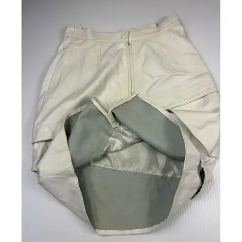 Lillie Rubin White Tiered leather Skirt with Architectural Pleating size 10