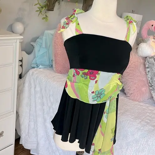 Black Sash Tie Green Floral Mod Top