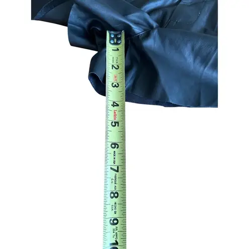 BLANK NYC  Womens Black Faux Leather Flare Shorts In Stunner Move Size 25