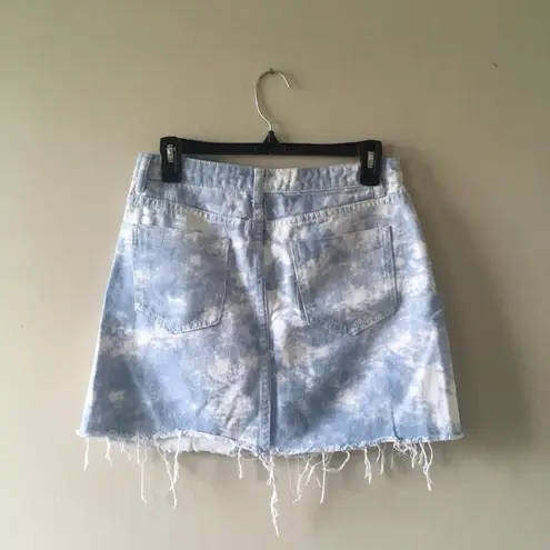 blue and white cloud skirt! Princess Polly Size 6
