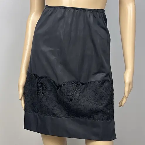 Vintage Sharon Lingerie Very Short Half Slip Nylon Medium RN 21310 Lace Applique Black