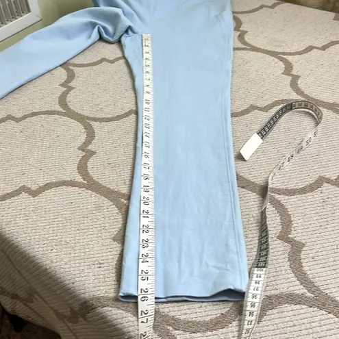 Veronica Beard Scuba Slim-Fit light blue back zip Cropped Pant, size 4, SAMPLE