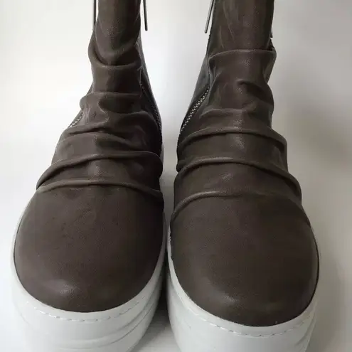 J/SLIDES Tina Platform High Top Sneaker/Boot, Taupe (Size 6.5 M) Gray