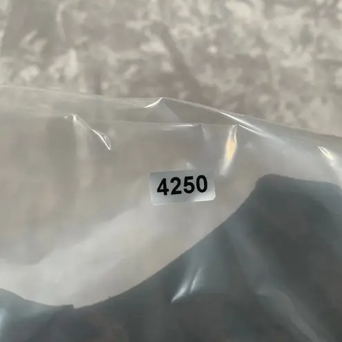 SheFit Flex Sports Bra Medium Black Activewear Workout Gym Running Training - Image 8