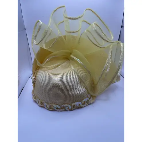 Vtg SWAN HAT Yellow Accented Cloche Church Derby