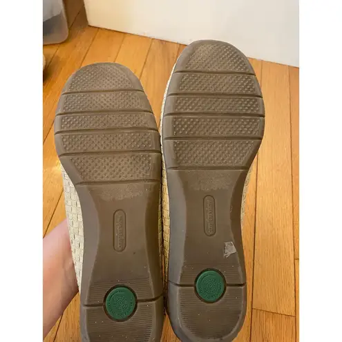 Comfortview WOMENS THE BETHANY FLAT BY KHAKI METALLIC SIZE 10.5