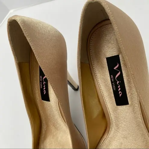 Nina New York Size 10 Pumps Satin Heels Formal Neutral Wedding Party Elegant