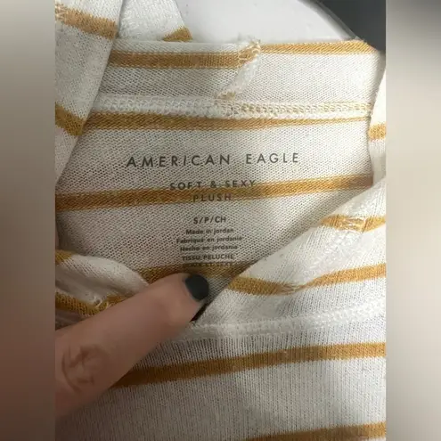 American Eagle  white and yellow striped hoodie