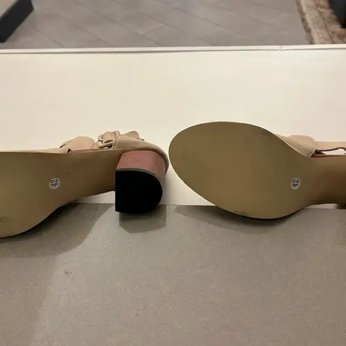 Chic Beige Strappy Heeled Sandals size 42 or 10