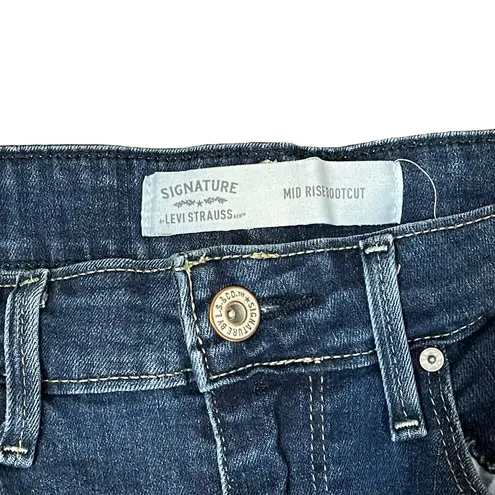 Levi's Levi Strauss Signature Jeans Size 10M Mid Rise Bootcut Womens‎ 30X32 Blue