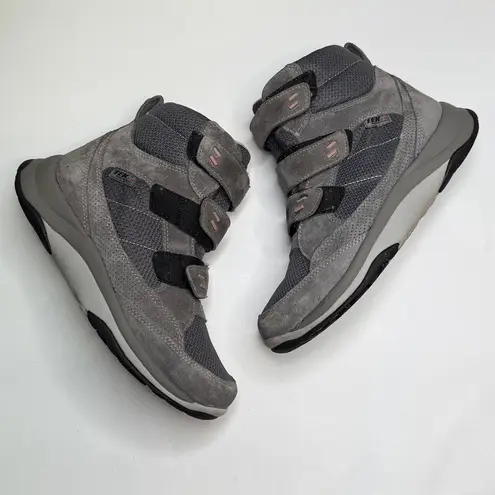 L.L.Bean Women’s Gray Leather Hiking Boots Insulated Waterproof S