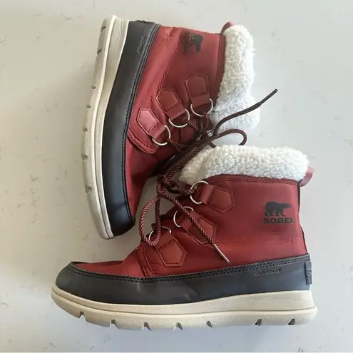 Sorel  Women’s Explorer Carnival Insulated Waterproof Boot Size 7 NL3040