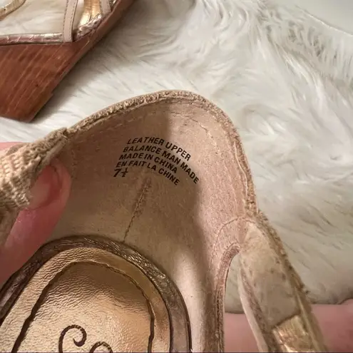 Seychelles Wedges Beige Strappy Gold Back Wooden Heel