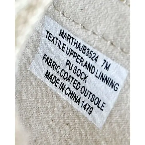 Blondo Wedge Sandals Size 7 Adjustable Straps Comfort Casual Beige Waterproof