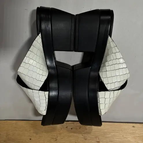 Vagabond White Croc Embossed Platform Block Heel Mules Sandals Women's 38 (US 8)