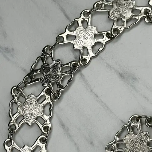 Ornate Silver Tone Flower Chain Belt Double Hook Decorative One Size ✨
