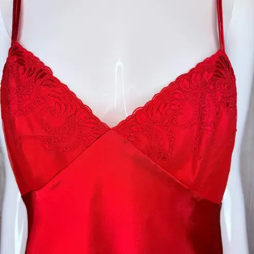 La Senza Satin Robe & lingerie nighty Lace Trim Sleeve in Cosmo Red dressing robe small