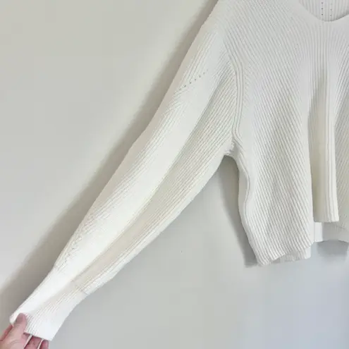 Tahari Women’s Cropped V Neck Long Sleeve Knit Sweater White Size Large