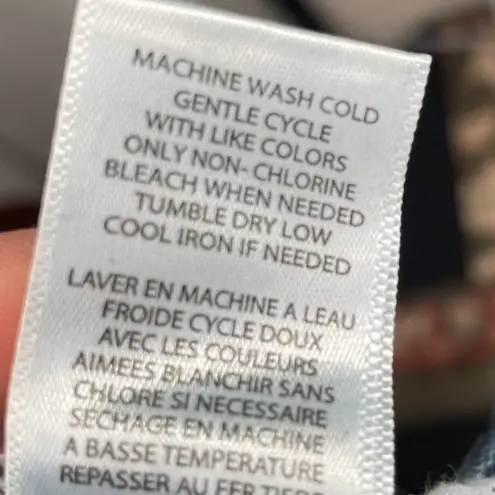 Tinseltown Juniors' Distressed Denim Relaxed Mom Shorts in Blue Size 1