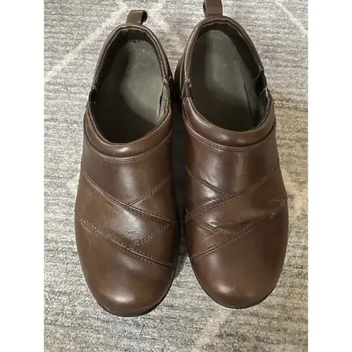 LL Bean Brown Leather Comfort Skip On Shoes Rubber Sole Size 9 Women's