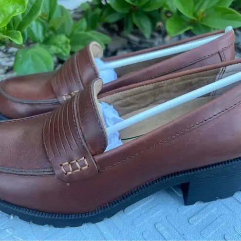 EastLand Women's Newbury Penny Loafer