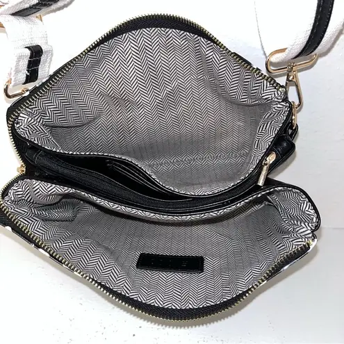 JEN & CO Black White Canvas Versatile Wristlet Crossbody Bag Purse