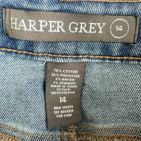 Versona Harper Grey Blue Jean Shorts with Flower Embroidered Accents