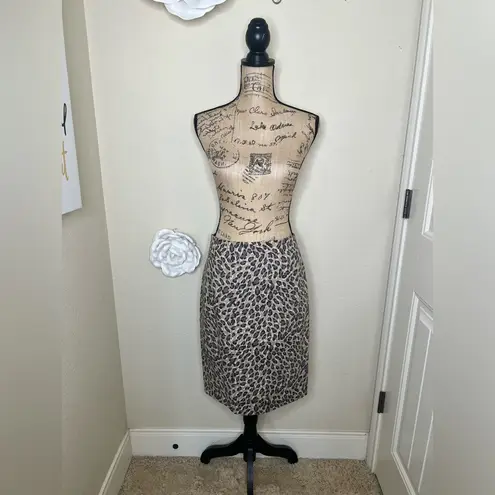Loft NTM: Tan, Taupe & Gray Leopard Print Pencil Skirt with Zip Up Back Sz 4 - Image 2