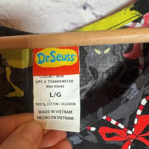 Dr Seuss Christmas Scrub top The Grinch women’s size Large Green