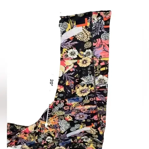 LuLaRoe NWT Jade Capri Leggings Women’s Size XL Multicolor Floral High Rise