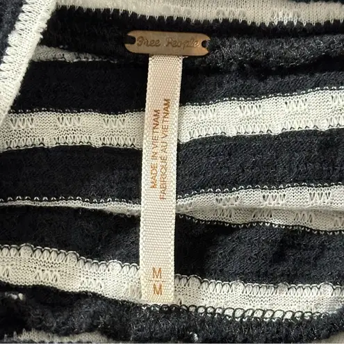 Free People  Women’s Size M Black White Striped Ribbed High Neck Crop Top Shirt