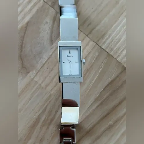 Bulova Vintage Ladies Watch Original Box Stainless Bracelet Beautiful White Dial