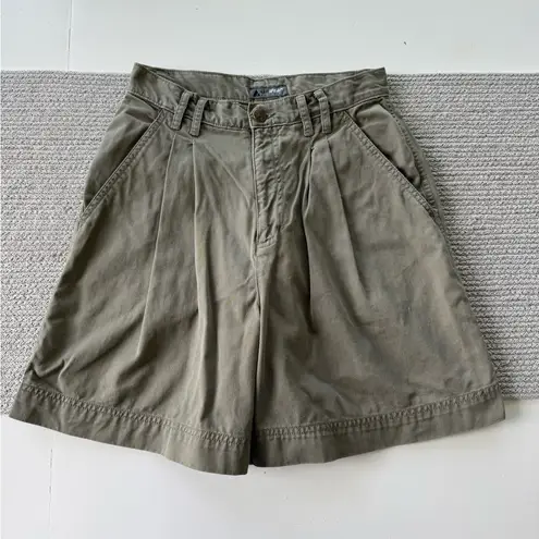Vintage 90’s LizWear Petite Olive Green Pleated High Waist Cotton Shorts Sz 6P