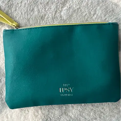 Ipsy “Glam Bag” Makeup Bag