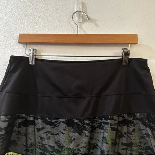 Lucky In Love Women’s Black and Neon Green Tennis Skort Size Large 12