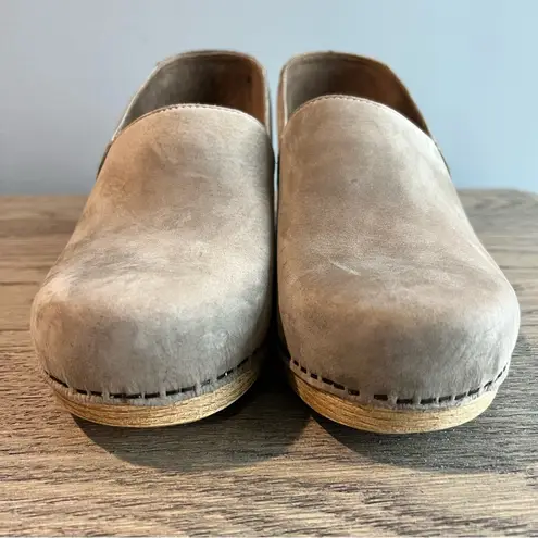 Dansko Mavis Nubuck Leather Slip On Clogs Size EU 41 Comfort Shoes Taupe Tan