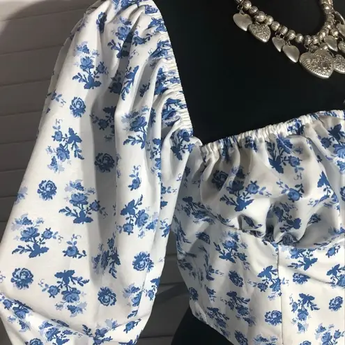 Vintage Y2K boho Cropped Top Tie Front Trumpet Sleeves Floral Blue & White M Size M