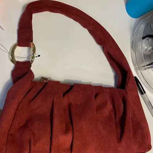 INC . Alesandrah Shoulder bag in maroon with cream interior