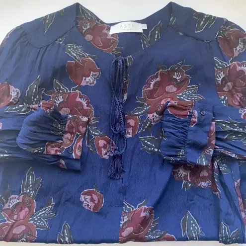 Revolve ASTR The Label  long sleeve boho ruffle hem navy floral romper, size M