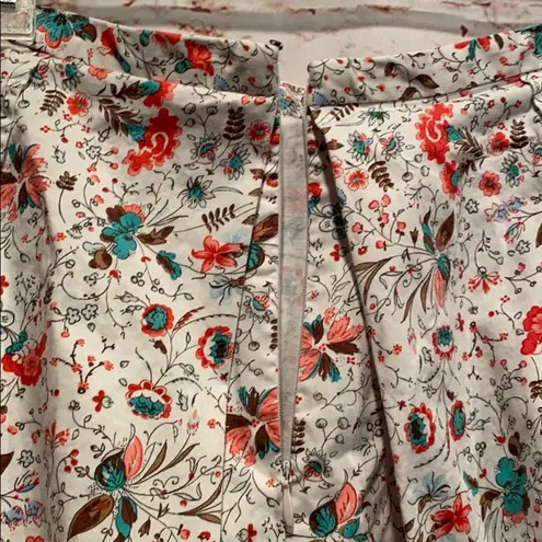 Gap  mini floral full Skirt tucked back zipper